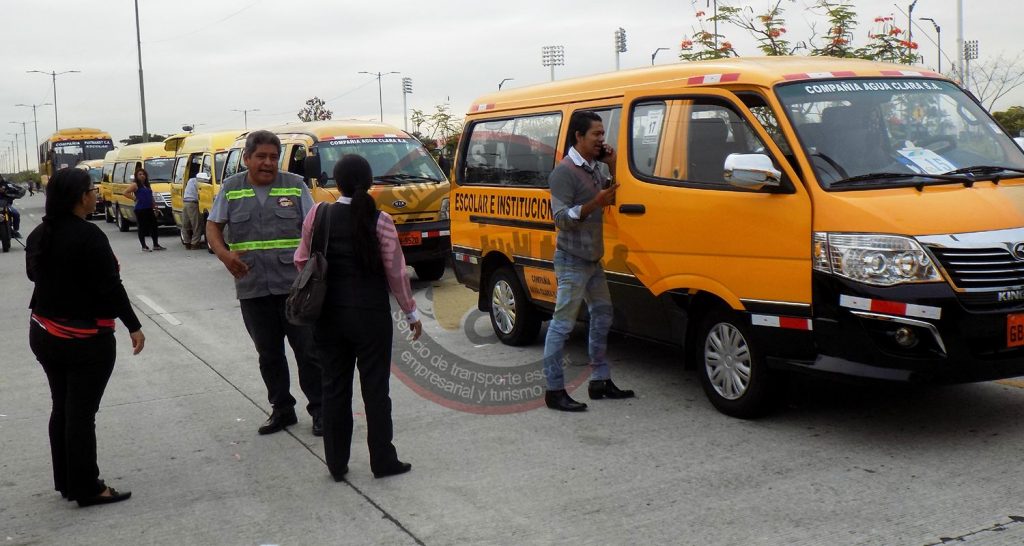 Transporte escolar, institucional y turístico de Agua Clara