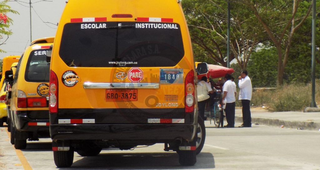 Transporte escolar, institucional y turístico de Agua Clara